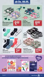 Gazetka promocyjna Aldi Nord - Von Montag - Gazetka - ważna od 10.05 do 10.05.2025 - strona 23 - produkty: aldi, angebot, angebote, Bau, baumwolle, decke, decksohle, eier, eis, gin, guthabenkarte, Kinder, Ria, rind, ring, sandale, sandalen, schwein, socken, Sport, sportsocken, Ti, wein, wolle, ZTE