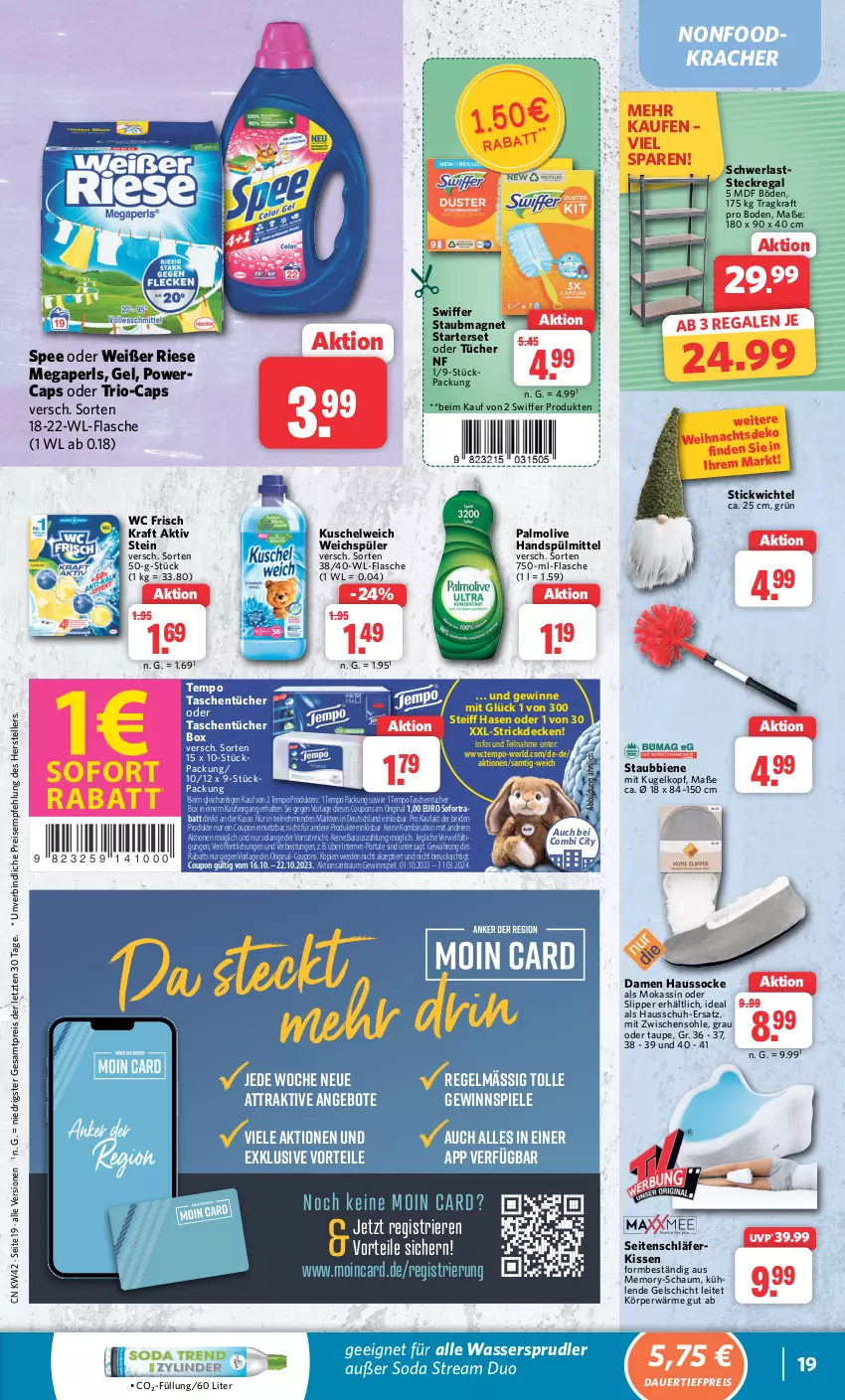 Aktueller Prospekt Combi - Prospekte - von 16.10 bis 21.10.2023 - strona 19 - produkty: angebot, angebote, auer, Brei, Cap, coupon, coupons, dauertiefpreis, decke, Eckregal, eis, elle, erde, flasche, gewinnspiel, gin, kissen, kracher, kraft, Kugel, Kuschelweich, megaperls, olive, palmolive, regal, reis, slip, Slipper, Soda, sofortrabatt, spee, Spiele, spülmittel, staubmagnet, steckregal, Strickdecke, swiffer, Tasche, taschen, taschentücher, teller, Tempo, Ti, tiefpreis, tücher, wasser, wassersprudler, wc frisch, WC Frisch Kraft Aktiv, weichspüler, Wichtel, ZTE