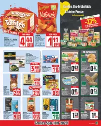 Gazetka promocyjna Edeka - Angebote der Woche - Gazetka - ważna od 22.04 do 22.04.2023 - strona 13 - produkty: ACC, aufstrich, auto, Becher, beutel, bio, bioland, bohne, bohnen, brot, brotaufstrich, brötchen, Bruschette, Cap, cappuccino, caramel, chips, cin, classico, creme, dallmayr, dallmayr prodomo, doppelrahmstufe, eduscho, eis, espresso, espresso oder, frucht, fruchtgummi, haselnuss, jacobs, jacobs krönung, kaffee, kaffeekapseln, kaffeemaschine, kaffeepads, kaffeevollautomat, kaffeevollautomaten, kartoffel, kartoffelchips, katjes, knoppers, konfitüre, konfitüre extra, korn, krüger, Lakritz, latte, lungo, mac, mehrkornbrötchen, natur, natura, nespresso, Nougatcreme, nuss, oder cappuccino, oder jacobs, oder lakritz, paprika, prodomo, reis, reiss, rel, riegel, schoko, schokolade, sesam, sim, Spezi, storck, tassimo, tee, Ti, toffifee, tomate, tomaten, vollautomaten, ZTE