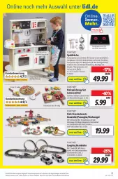 Gazetka promocyjna Lidl - Aktionsprospekt - Gazetka - ważna od 26.02 do 26.02.2022 - strona 17 - produkty: angebot, aust, auto, Bau, bratpfanne, decke, Deckel, dell, eis, Eisenbahn, eiswürfel, elle, Frühstücks-Set, Holz, Kochtopf, küche, kühlschrank, kühlschrank mit, latte, lebensmittel, Leuchte, leuchten, mikrowelle, Mode, pfanne, pfannen, Pfannenwender, pizza, reis, Roller, Schrank, Spielküche, spielzeug, Ti, topf, würfel, ZTE